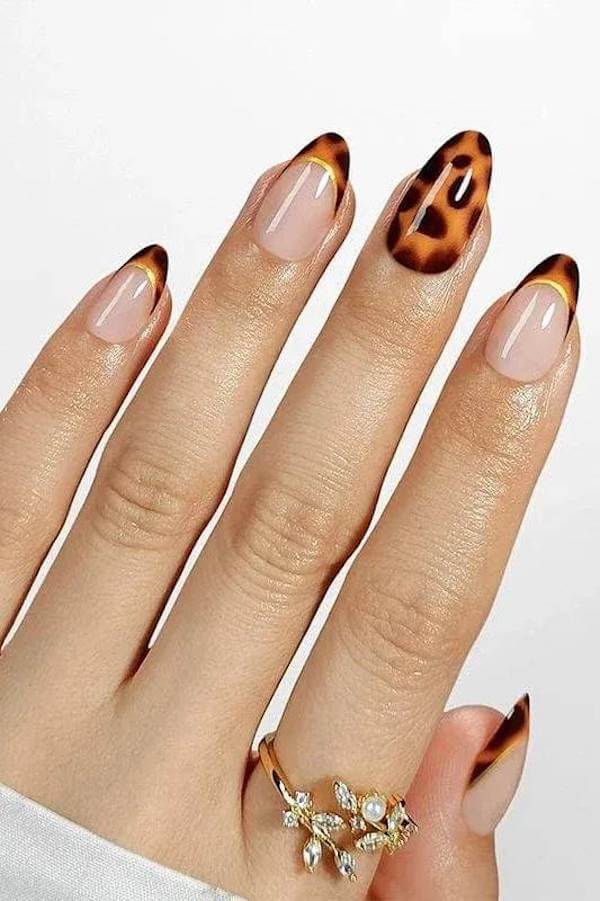 Chic Tortoise Shell French Tips