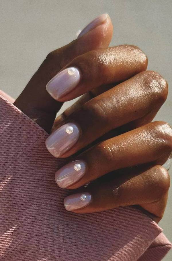 Iridescent Pearl Accent Nails