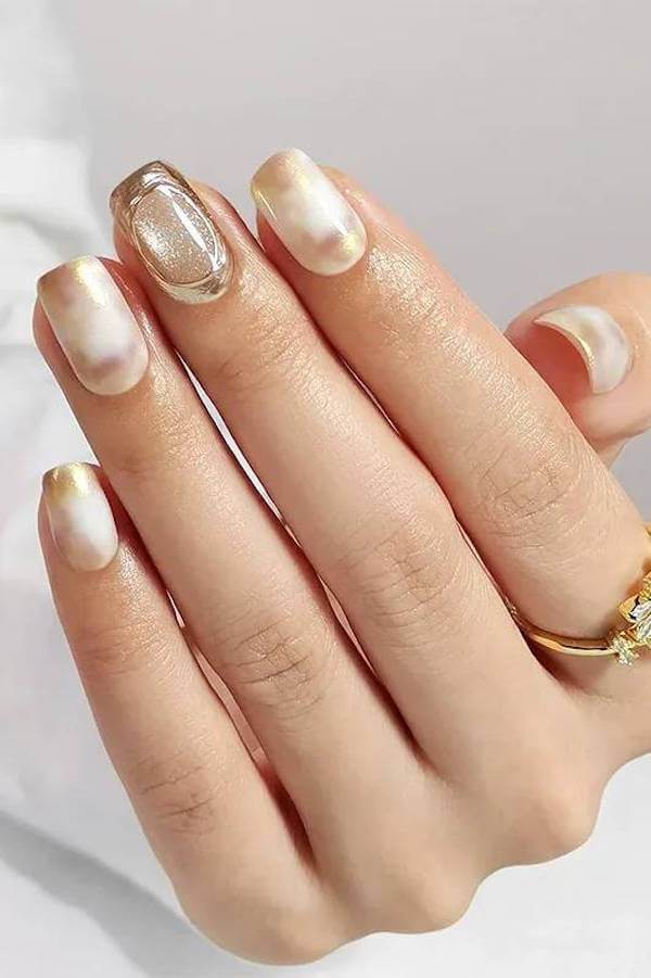 Pearl Chrome Short Nails