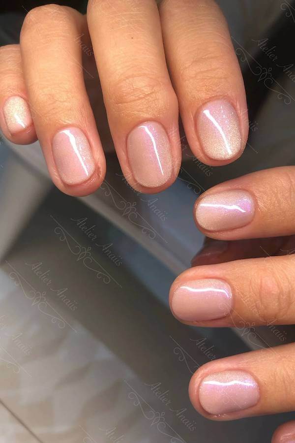 Shimmery Pink Pearl Short Nails