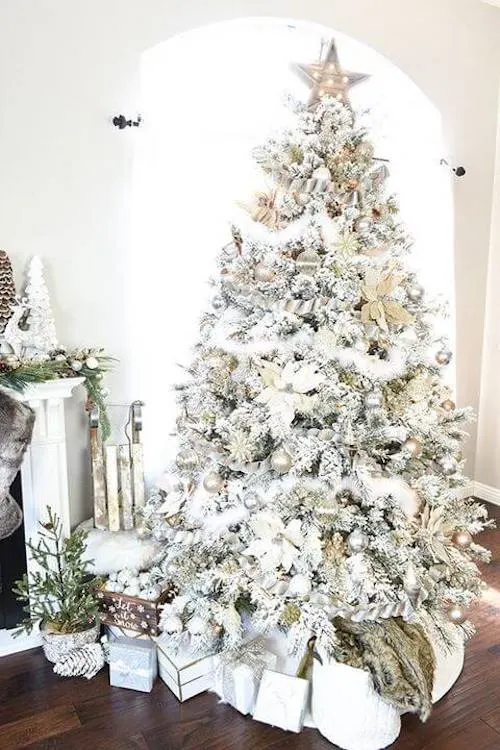 silver Christmas tree decorating ideas