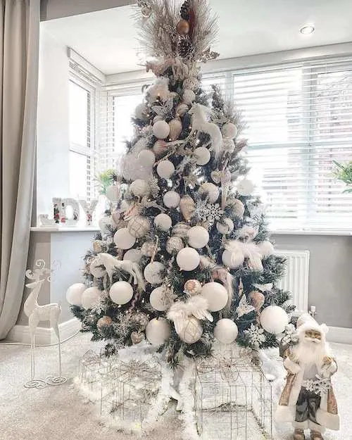 silver Christmas tree decorating ideas