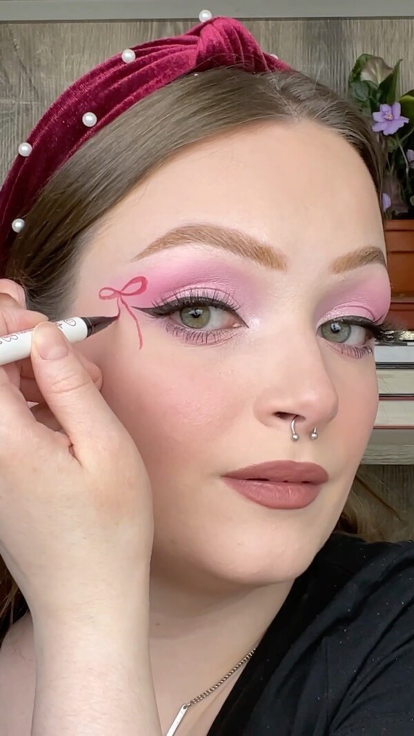 Soft Pink Bow Holiday Makeup