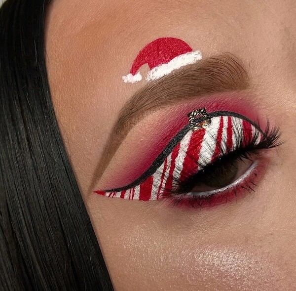 Christmas Ornament Eyeliner Look