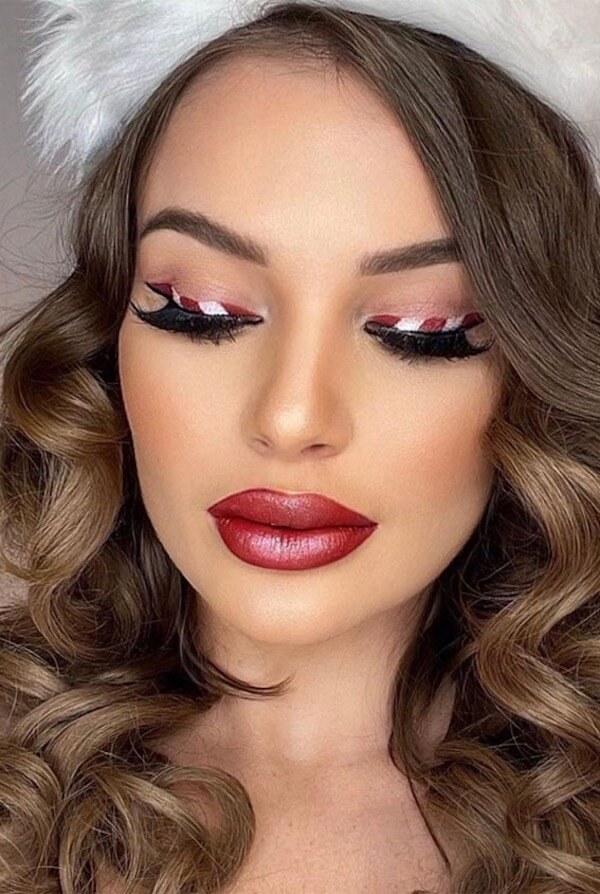 Festive Candy Cane Eyeliner Makeup