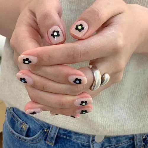 simple Korean nail designs