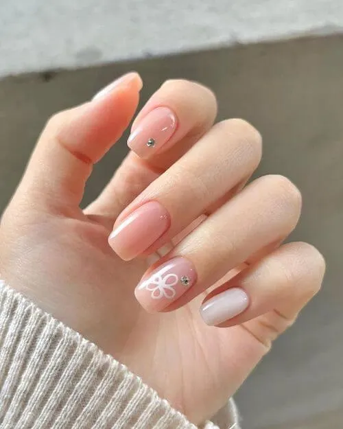 simple Korean nail designs