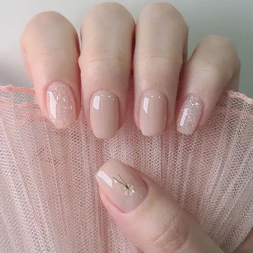 Korean Glitter Manicure