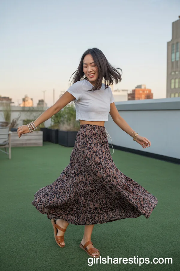 Boho Maxi Skirt and Cropped Tee for Rooftop Garden Relaxation