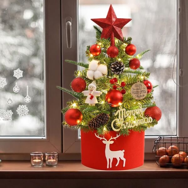 Red and Gold Holiday Christmas Tree