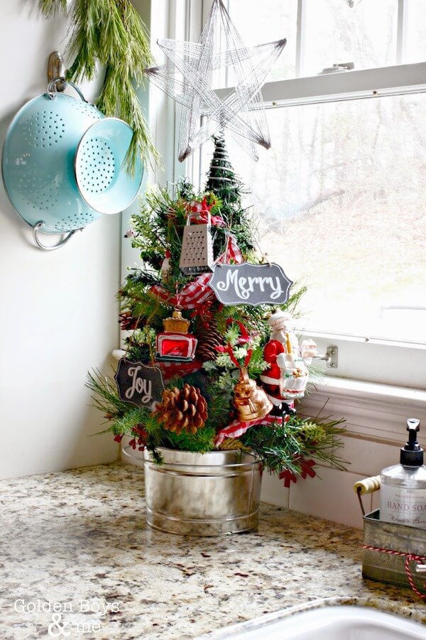 Farmhouse Kitchen Mini Christmas Tree