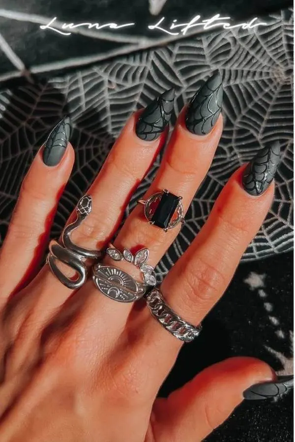 spooky Halloween nails