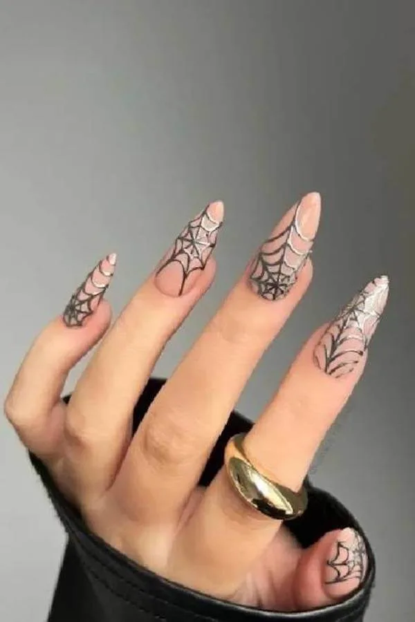 spooky Halloween nails
