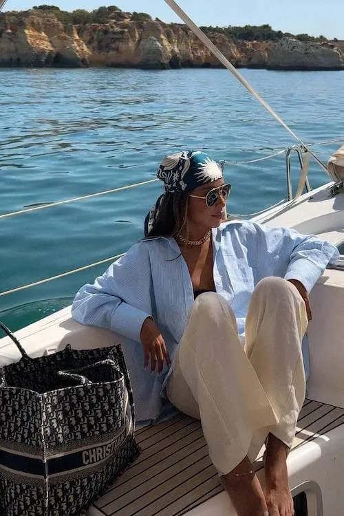 stylish summer vacation outfit