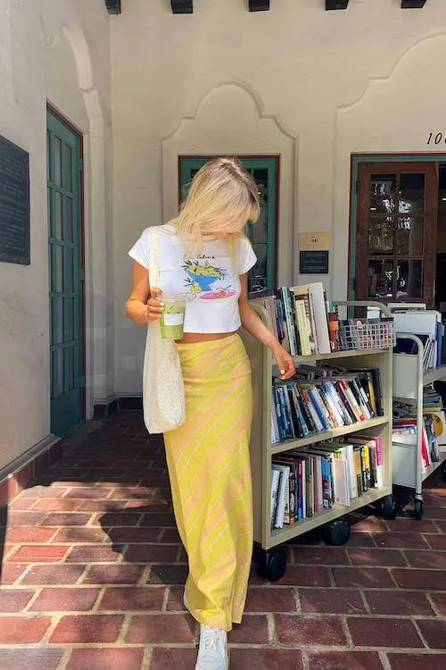 stylish summer vacation outfit