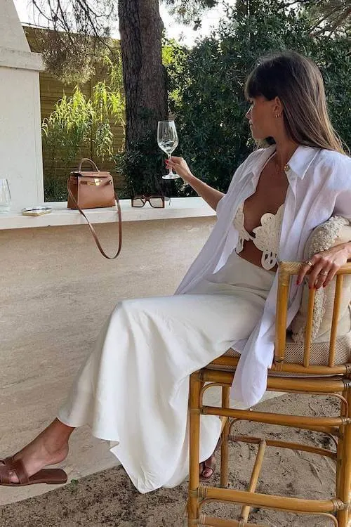 stylish summer vacation outfit