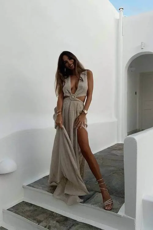 stylish summer vacation outfit