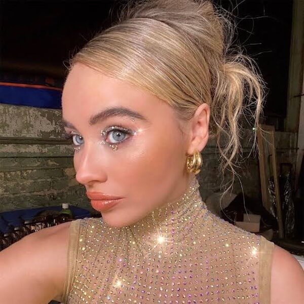 Glitter Under-Eye Glam