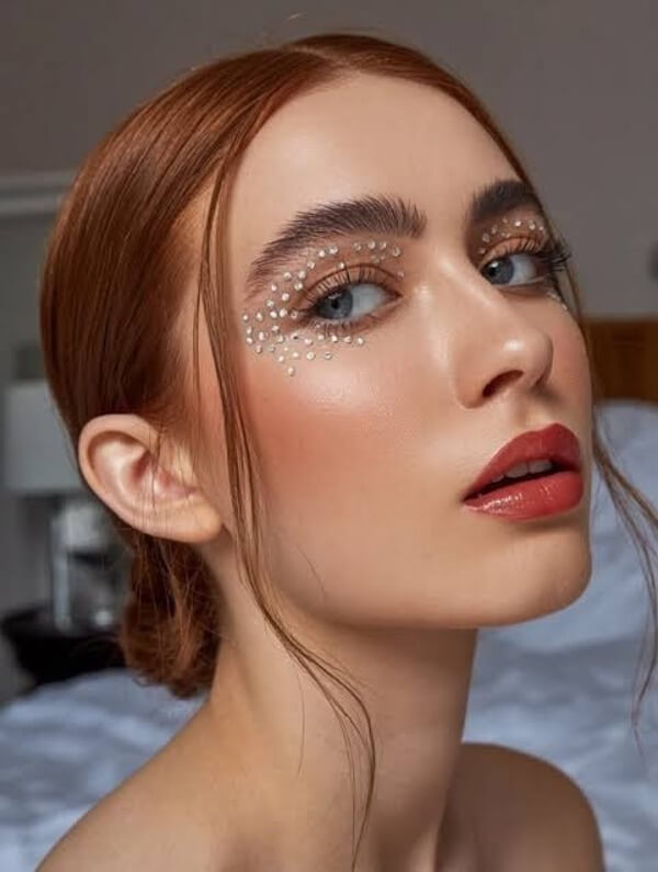 Pearl Accent Holiday Makeup