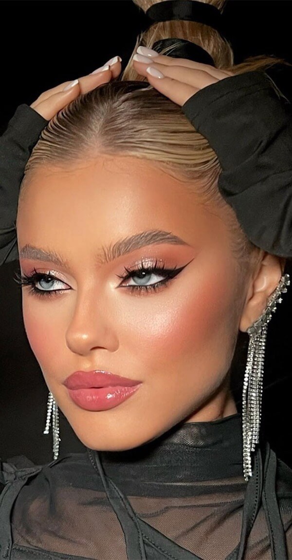 Classic Cat Eye with Fluffy Lashes