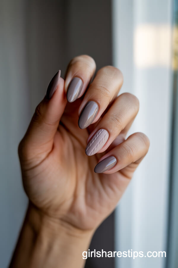 Matte Taupe Cable-Knit Accent Nails