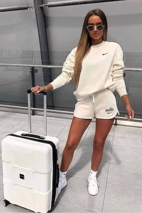 summer airport outfit