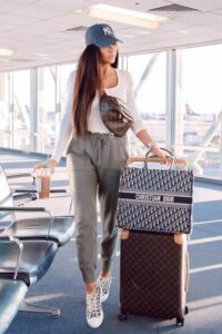 40+ Comfy Chic Summer Airport Outfit Ideas to Elevate Your Travel Style