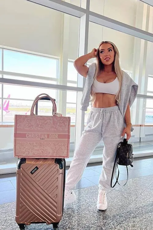 summer airport outfit