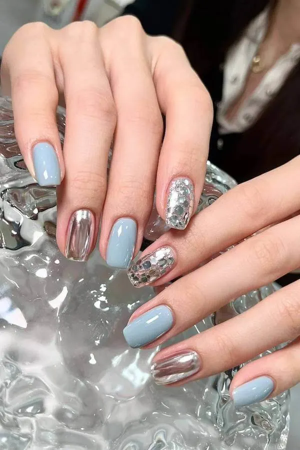 summer blue nails