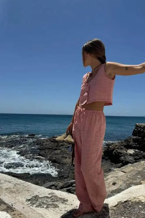 summer vacation outfits for beach and island