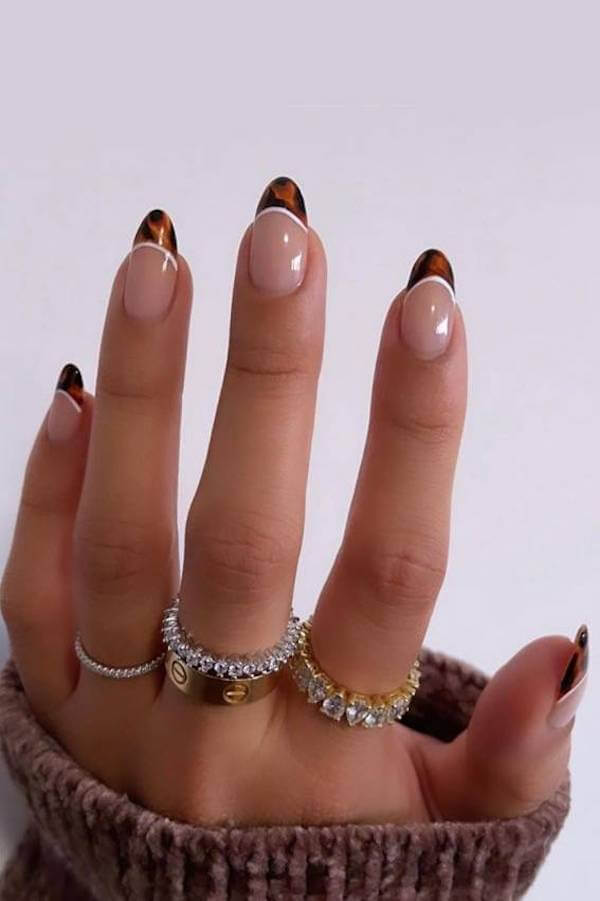 Tortoise Shell French Tips with White Outline
