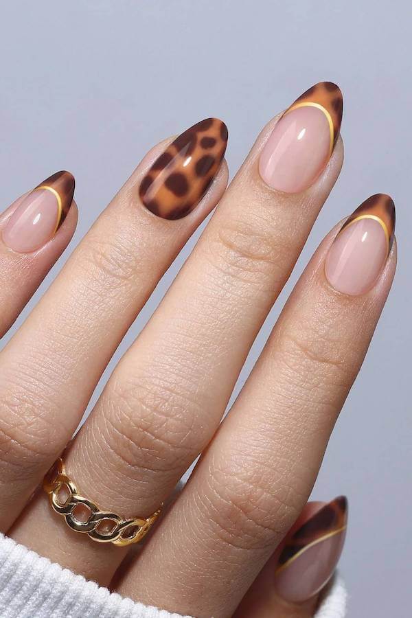Tortoise Shell French Tips with Thin Gold Lines