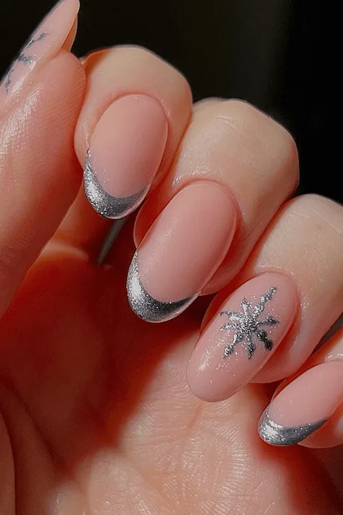 trendy cute Christmas nails