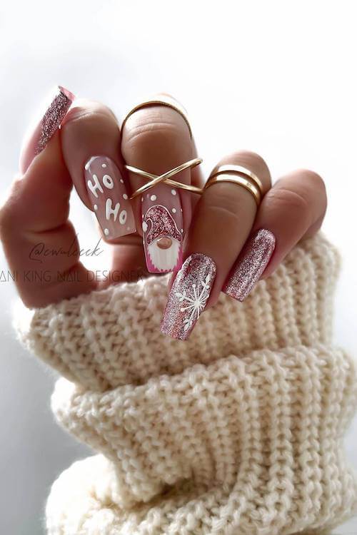 trendy cute Christmas nails