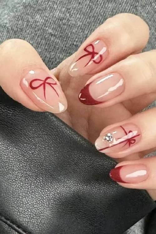 trendy cute Christmas nails