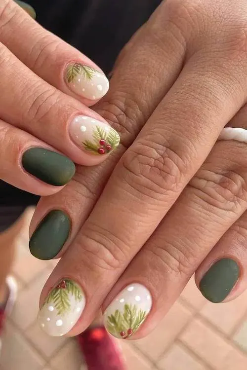 trendy cute Christmas nails