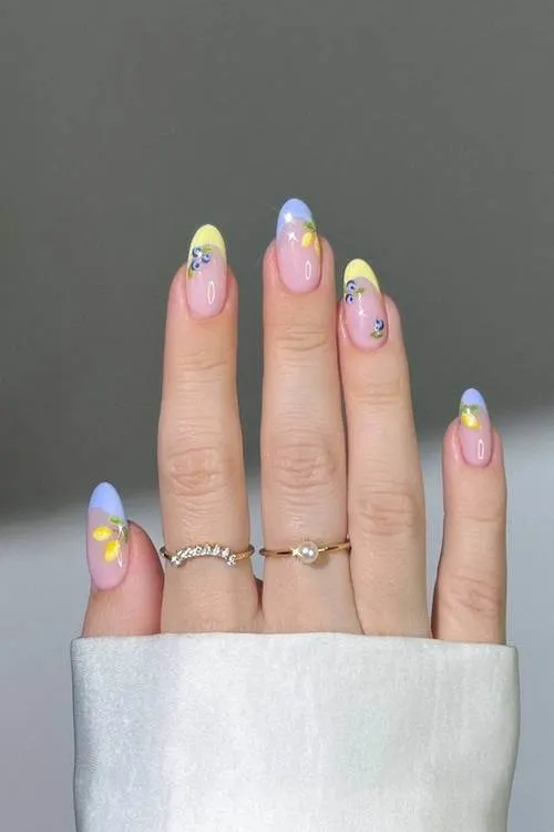 trendy short summer nails