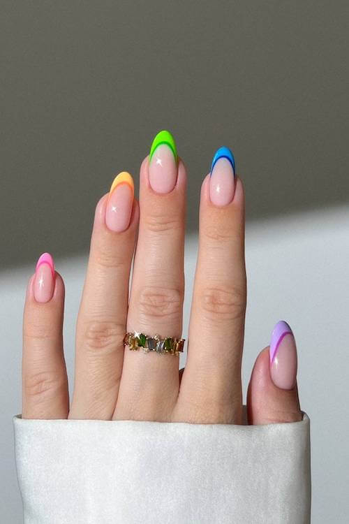 trendy short summer nails