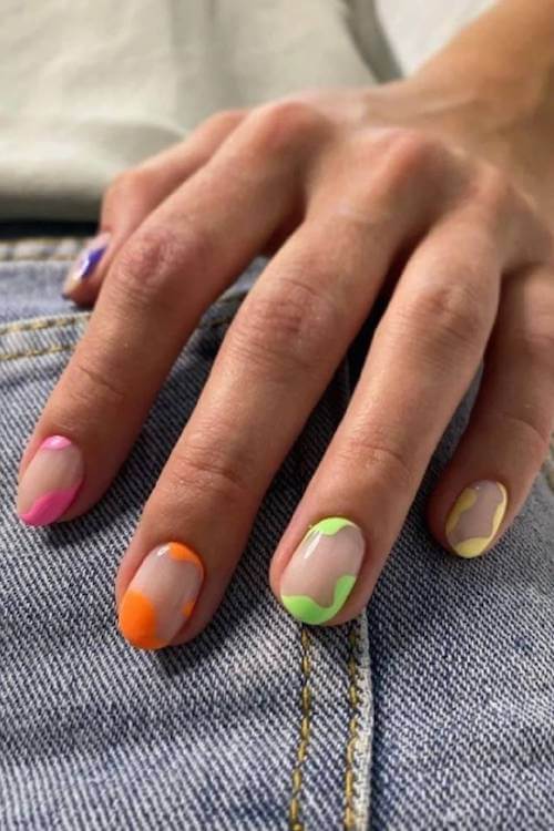 trendy short summer nails