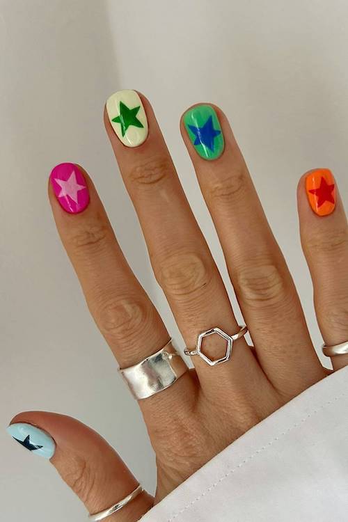 trendy short summer nails
