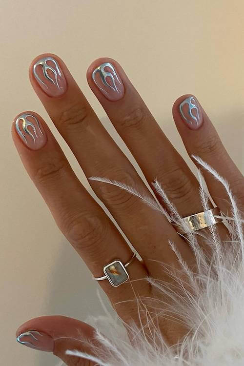 trendy short summer nails