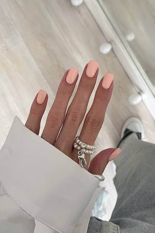trendy short summer nails