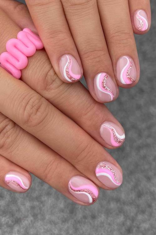 trendy short summer nails