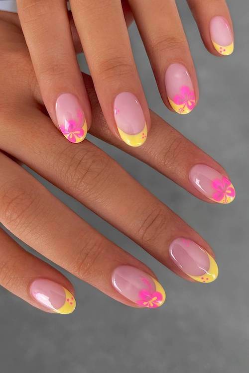 trendy short summer nails