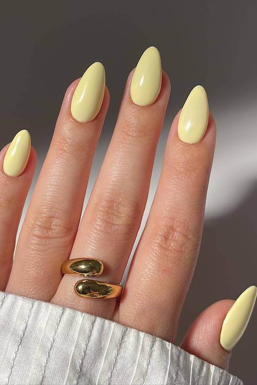 trendy short summer nails
