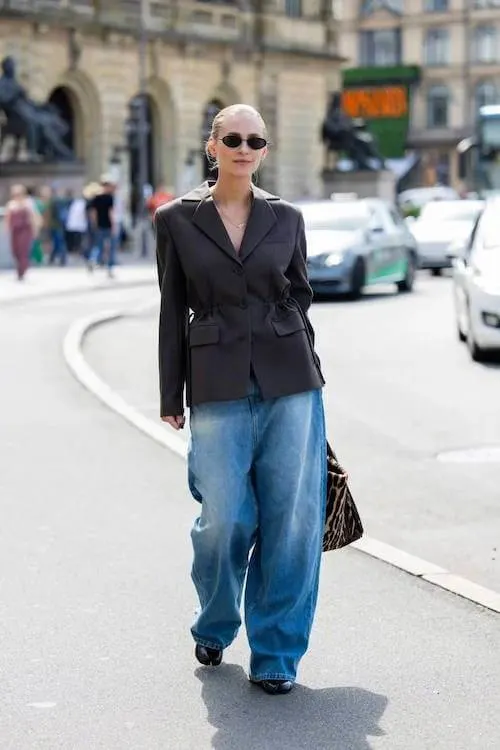 trendy wide leg jeans outfit