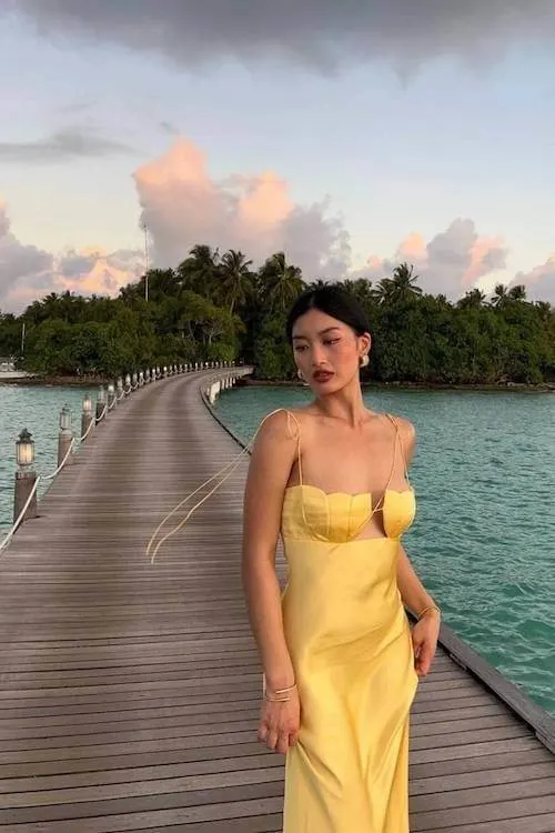tropical vacation outfit