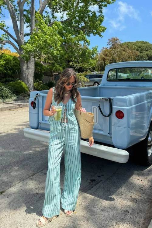tropical vacation outfit