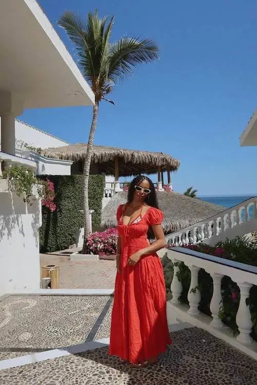 tropical vacation outfit