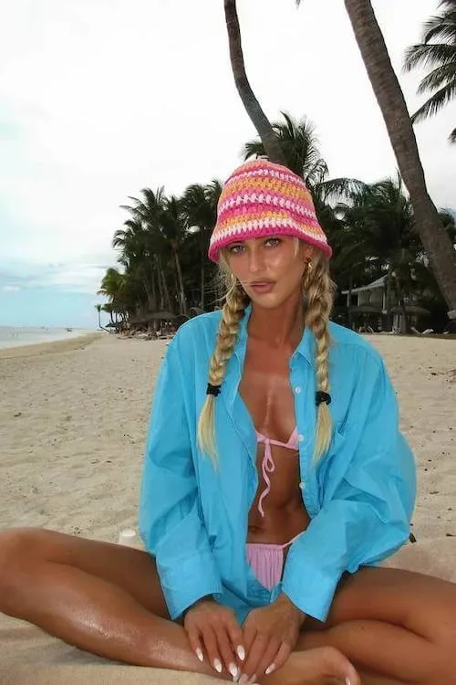 tropical vacation outfit